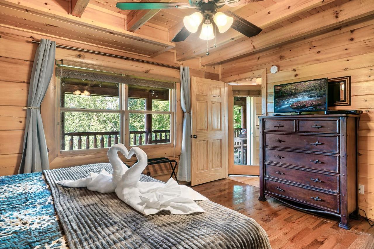 Summer Sale! Pool, Sauna, View, Hottub, Game Holiday home *