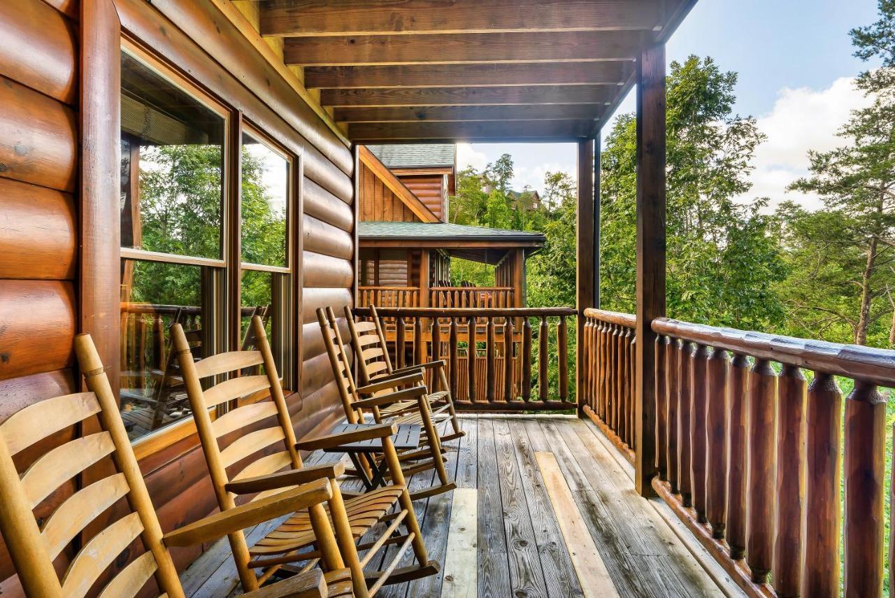 Summer Sale! Pool, Sauna, View, Hottub, Game * Sevierville