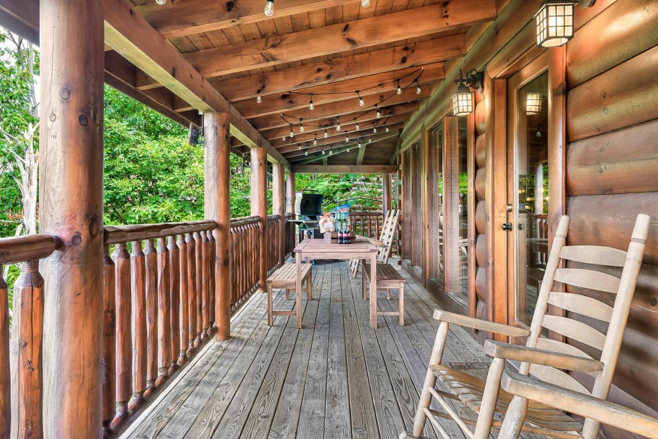 Summer Sale! Pool, Sauna, View, Hottub, Game Holiday home *
