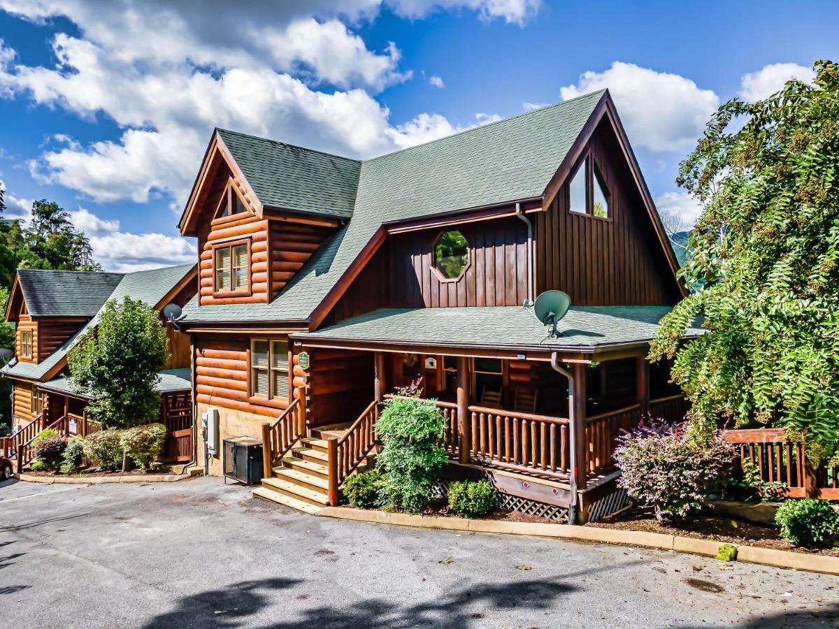 Summer Sale! Pool, Sauna, View, Hottub, Game * Sevierville