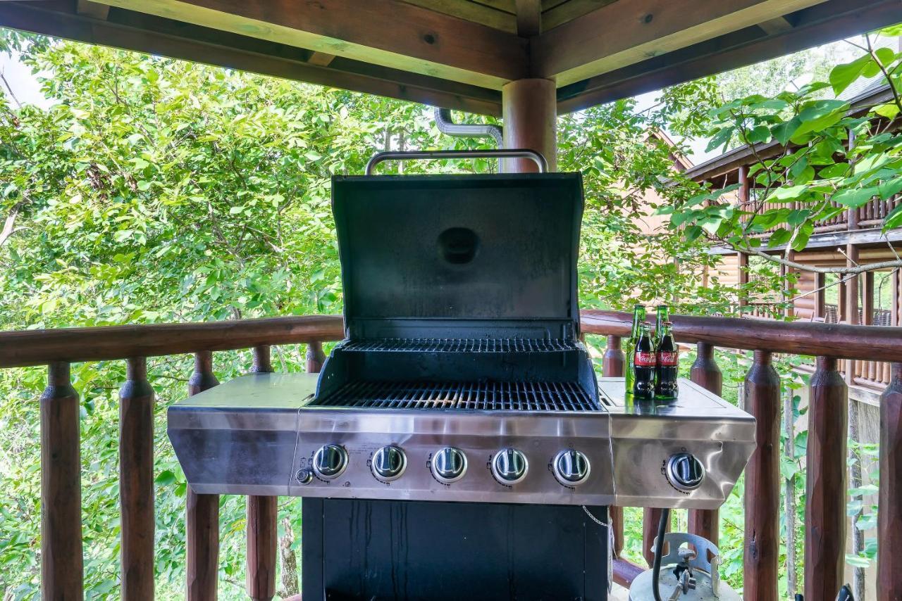 Holiday home Summer Sale! Pool, Sauna, View, Hottub, Game *