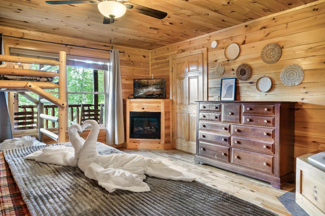 Summer Sale! Pool, Sauna, View, Hottub, Game Holiday home