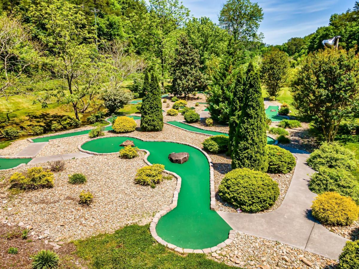 Holiday home Summer Sale! Pool, Sauna, View, Hottub, Game Sevierville