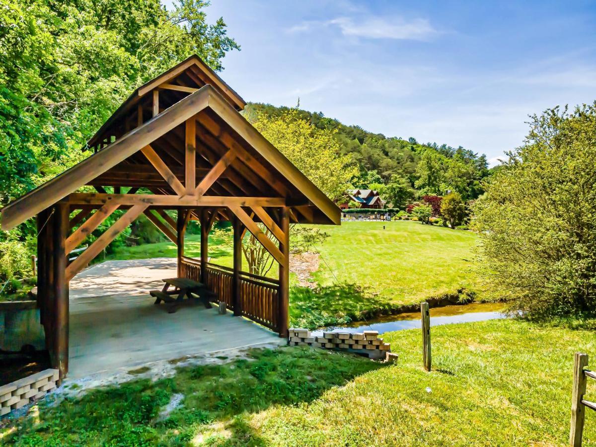 Summer Sale! Pool, Sauna, View, Hottub, Game Holiday home